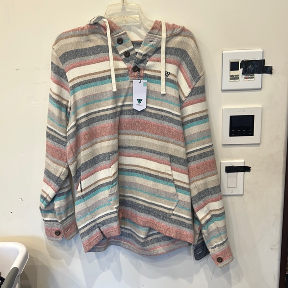 never worn vissla hoodie